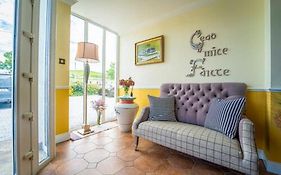 Dingle Bambury House Accommodation